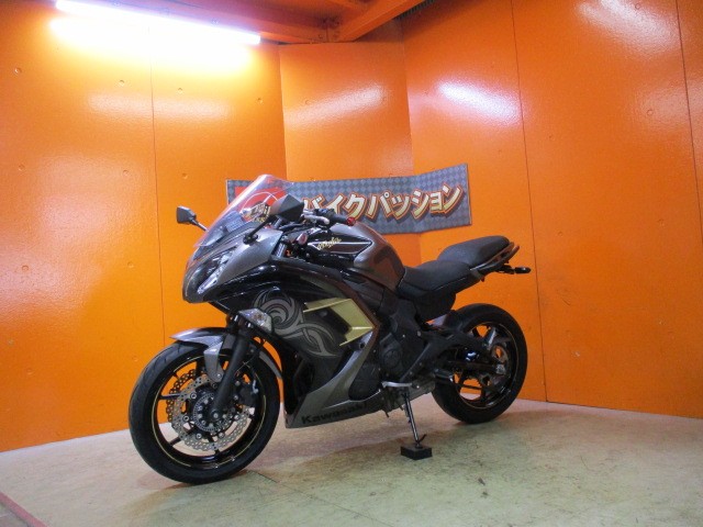 最長２４か月保証付き！！メタリックグラファイトグレー×メタリックスパークブラックは人気色ですよ！